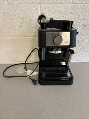 ☕️☕️Stilosa Espresso Machine by Delonghi - next to new!!☕️☕️